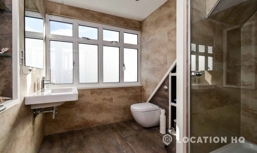 modern house washroom