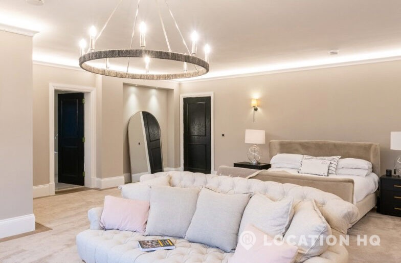 american style house large living area