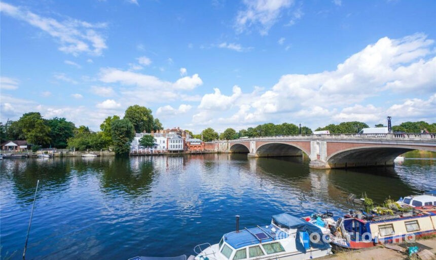 river view flat film location