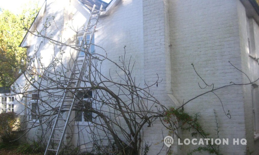 detached georgian cottage exterior