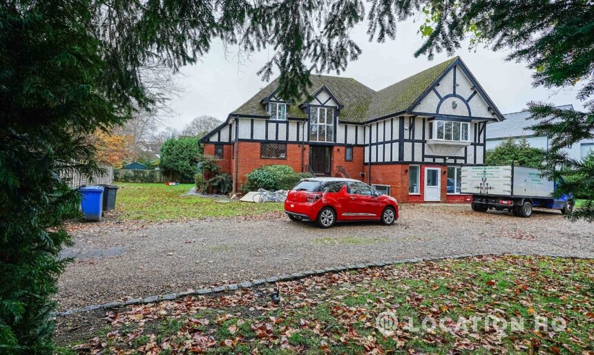detached family house berkshire