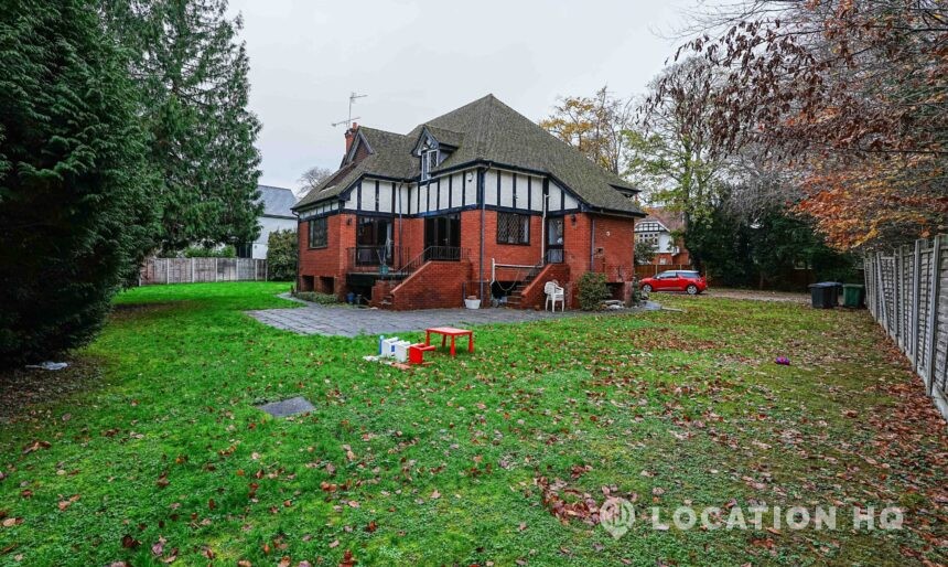 1990s detached house available for filming