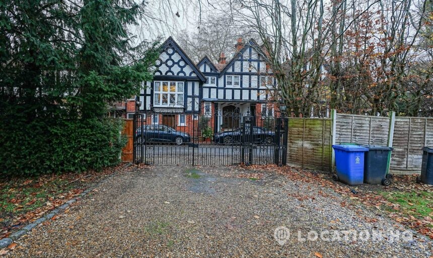 1990s Detached House