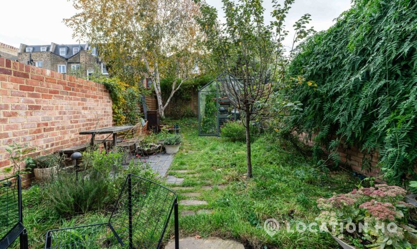 domestic London garden