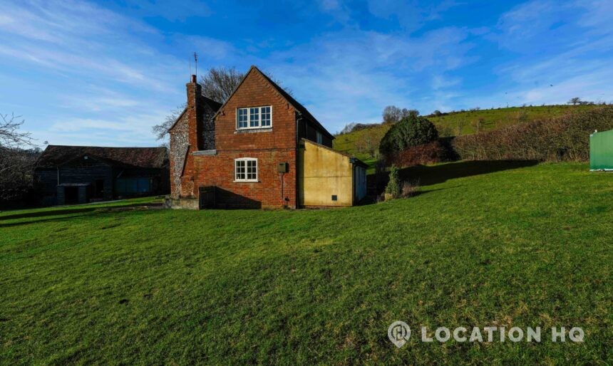 The Isolated Cottage image 2
