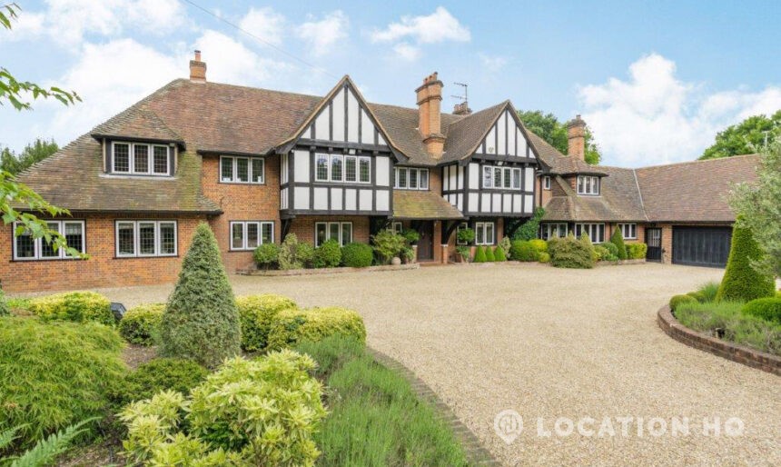 large driveway film location