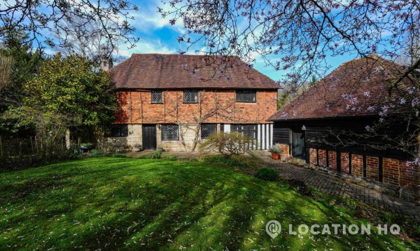 traditional country house film location