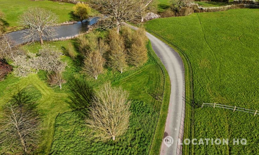 long farm drive country estate road