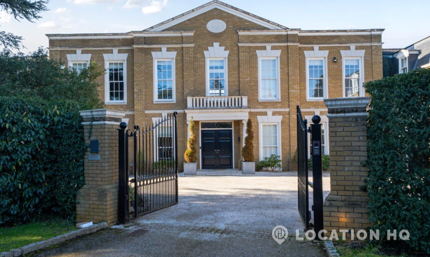 The Modern Mansion image 1