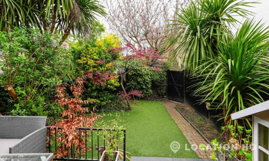 mid terrace garden