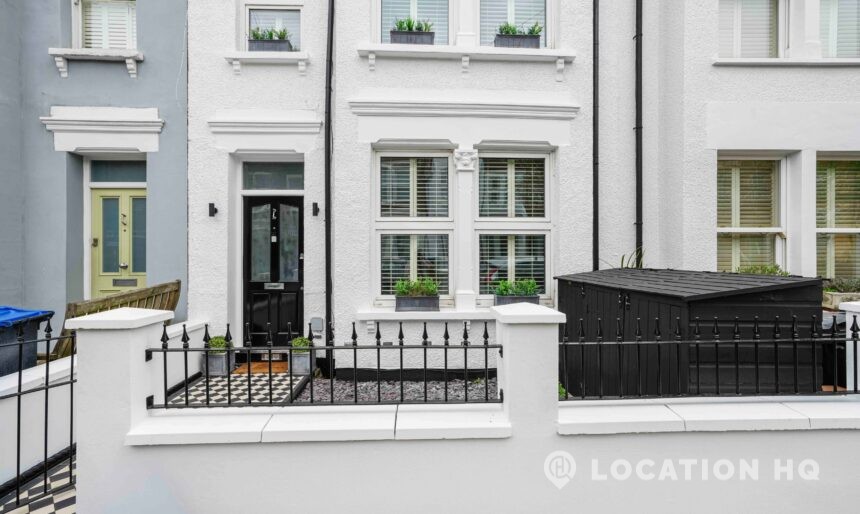 Victorian Mid Terraced House image 2