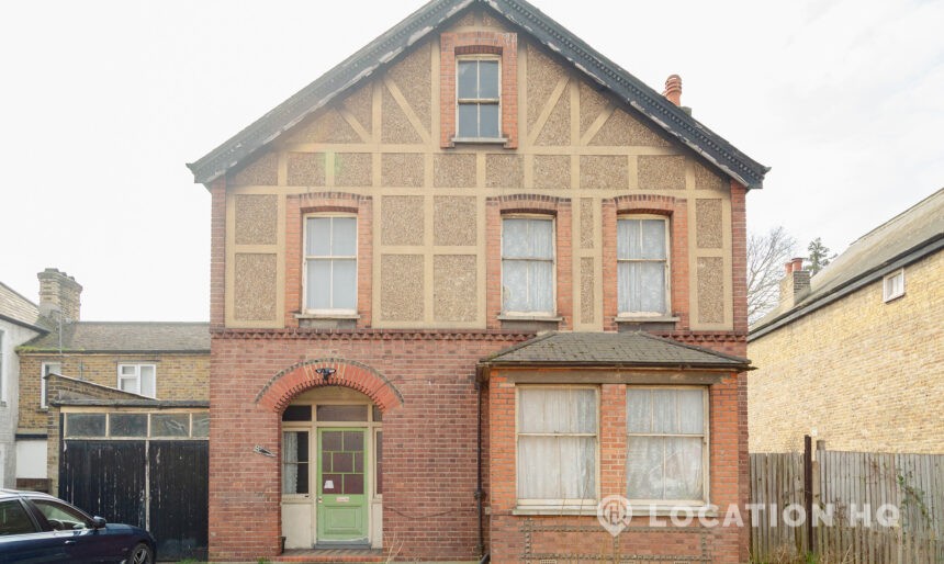 Vacant Victorian Detached Retro House