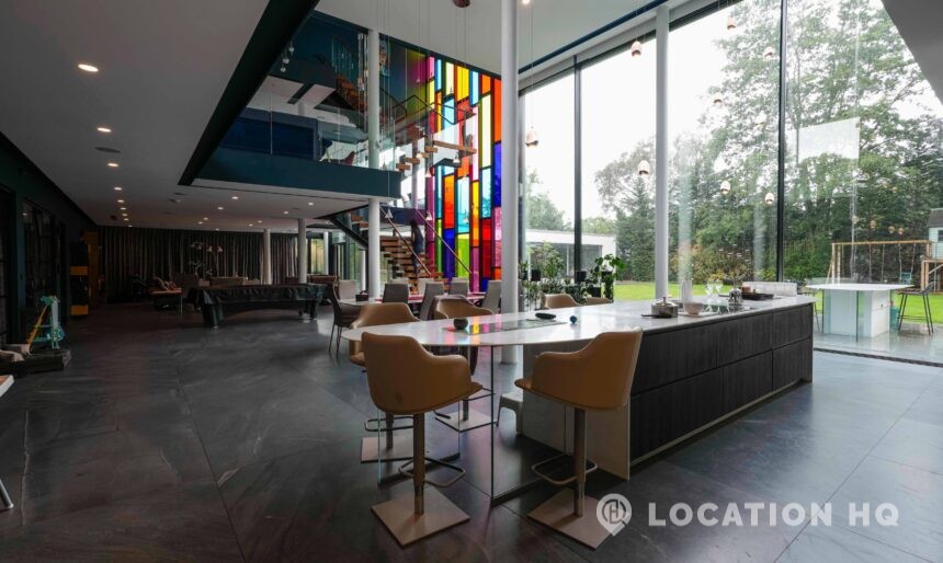 modern contemporary house location