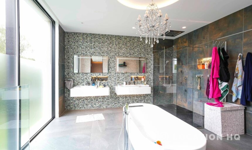 stand alone bath