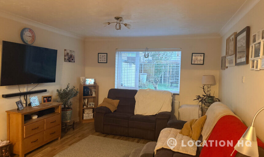 Detached House Buckinghamshire image 3