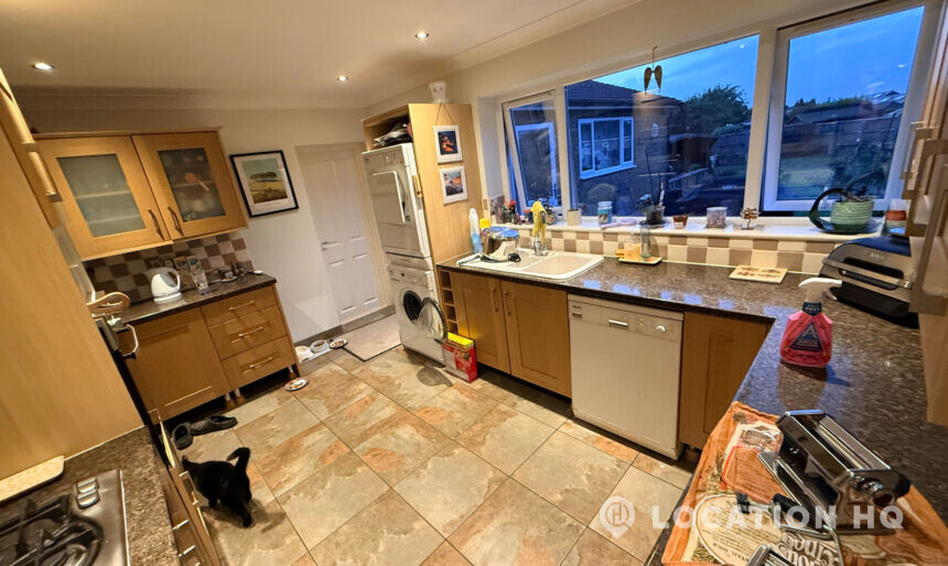 Detached House Buckinghamshire image 2